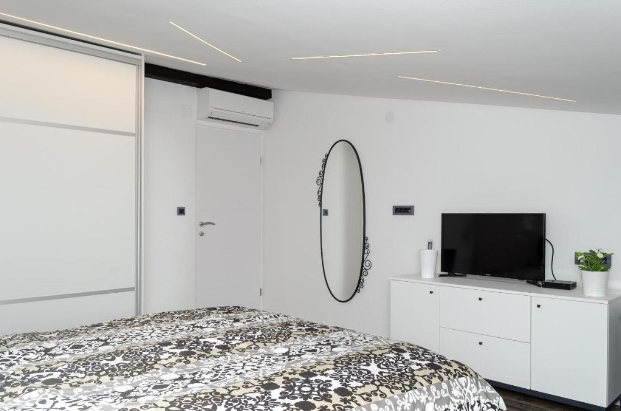 Grey Apartment Zagreb Buitenkant foto