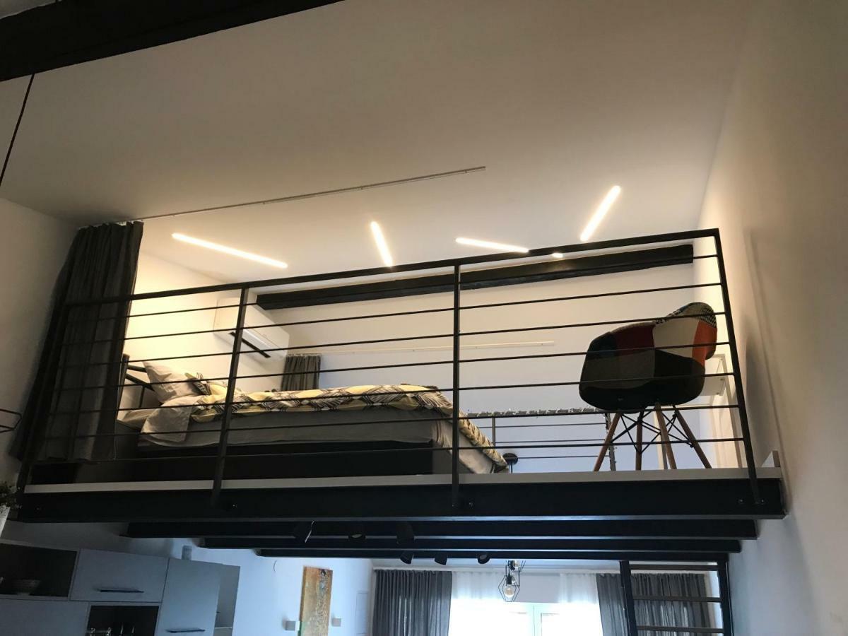 Grey Apartment Zagreb Buitenkant foto